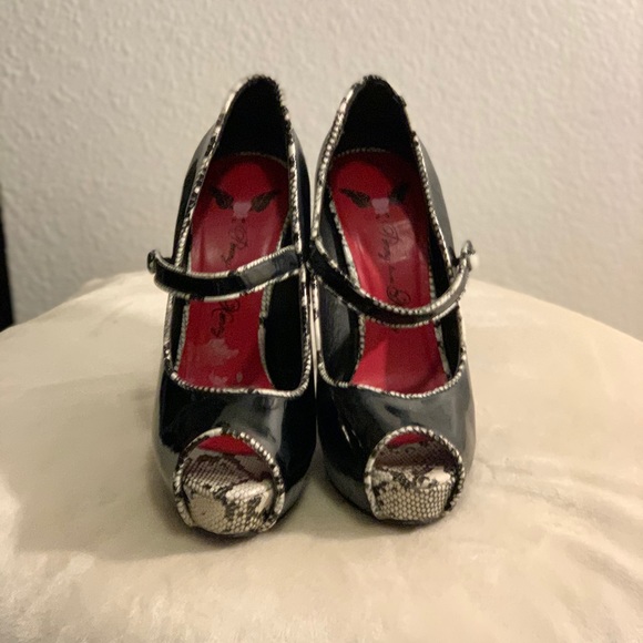 Black and white high heels - Picture 1 of 5